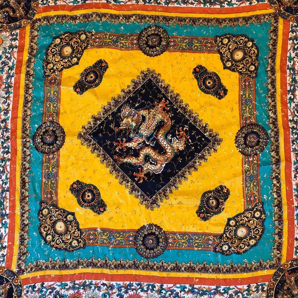 Elegant Dragon Print Scarf - Yellow and Black